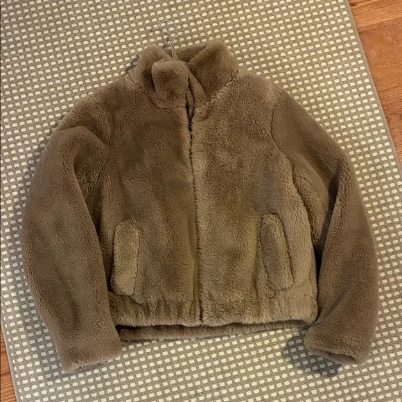 Lucky Brand Super cozy Faux Fur Jacket - Picture 2 of 4